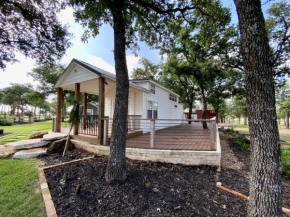 Farmhouse Style Tiny Home with Patio - 4 mi to Town